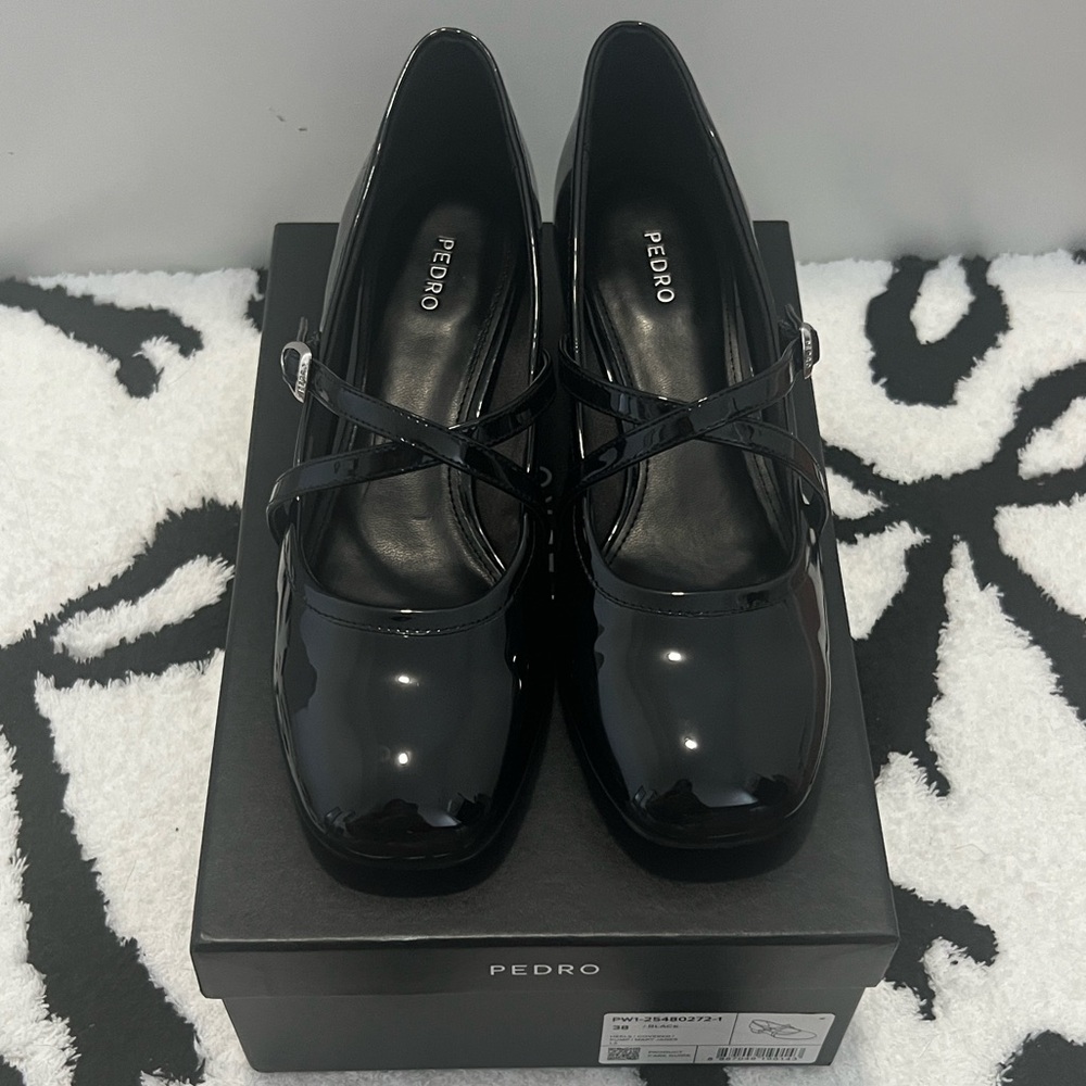 Sonoya Mary Jane Pumps - Black US 8/EU 38